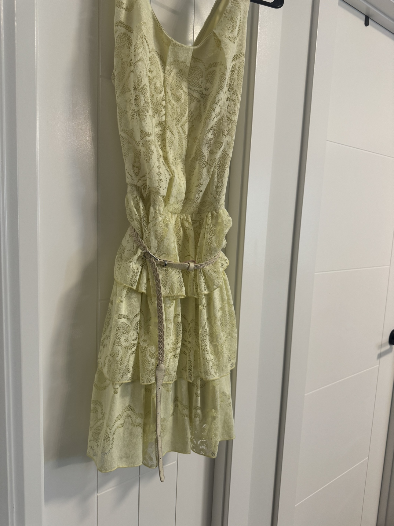 Le Chateu Yellow Lace Dress - photo 2
