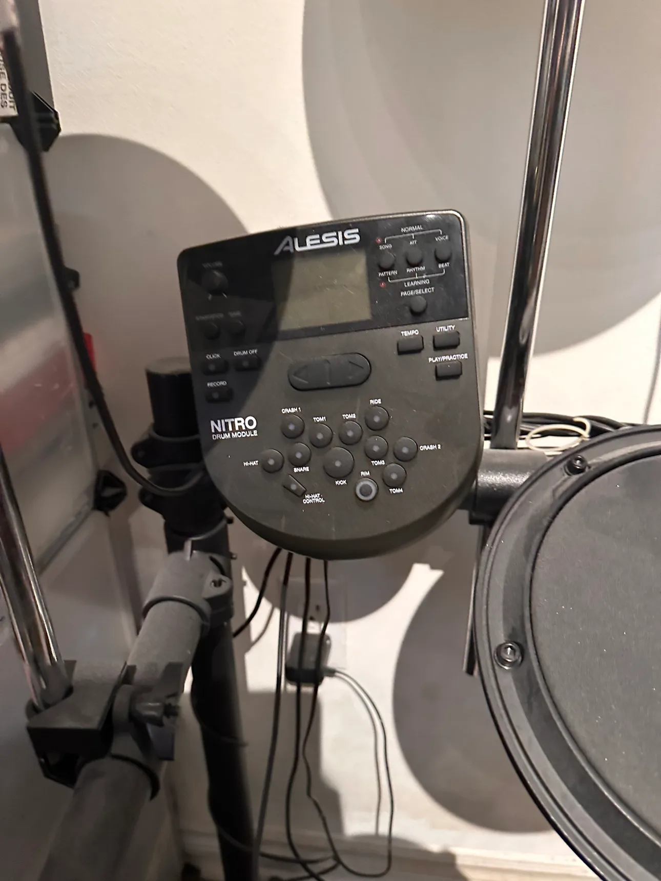 Alesis Nitro Mesh Electronic Drum Kit image indicator(2)