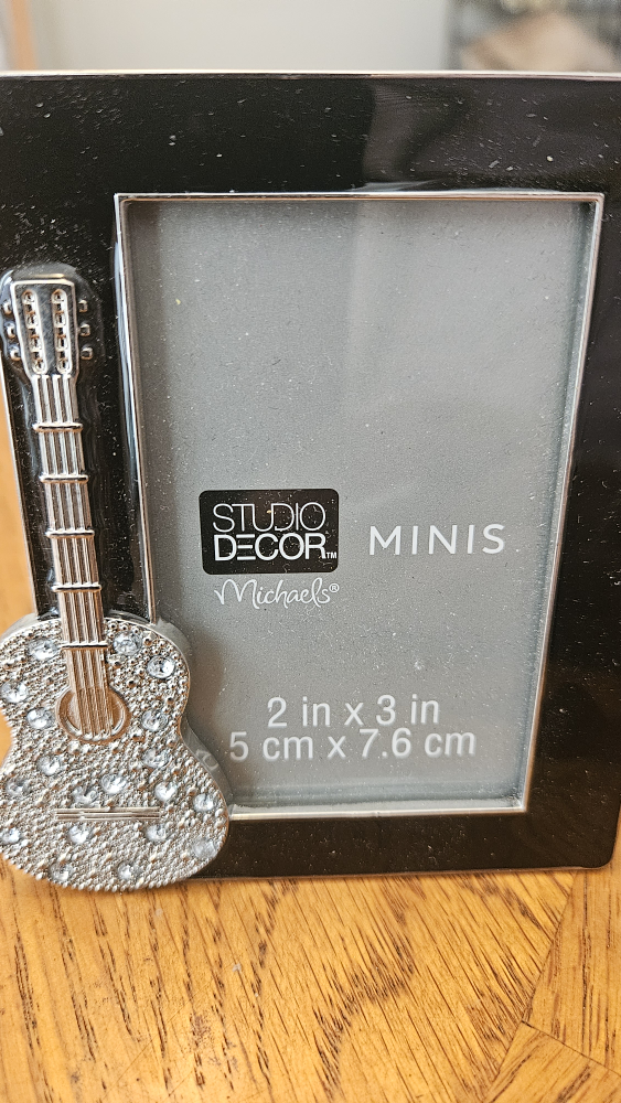 Guitar Picture Frame - photo 2