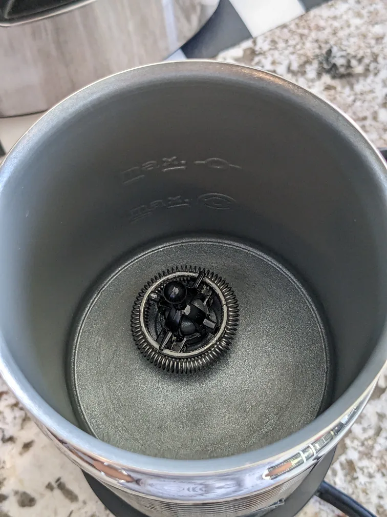 Nespresso Aeroccino 3 Milk Frother 🧡 image indicator(2)