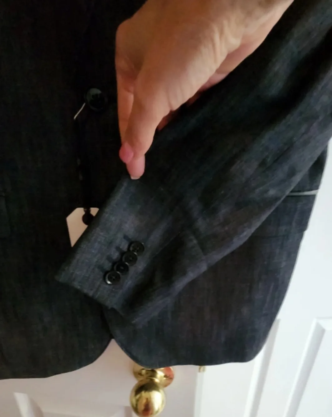 NEW WITH TAGS Express Mens 36S Photographer Fitted Black Blazer image indicator(10)