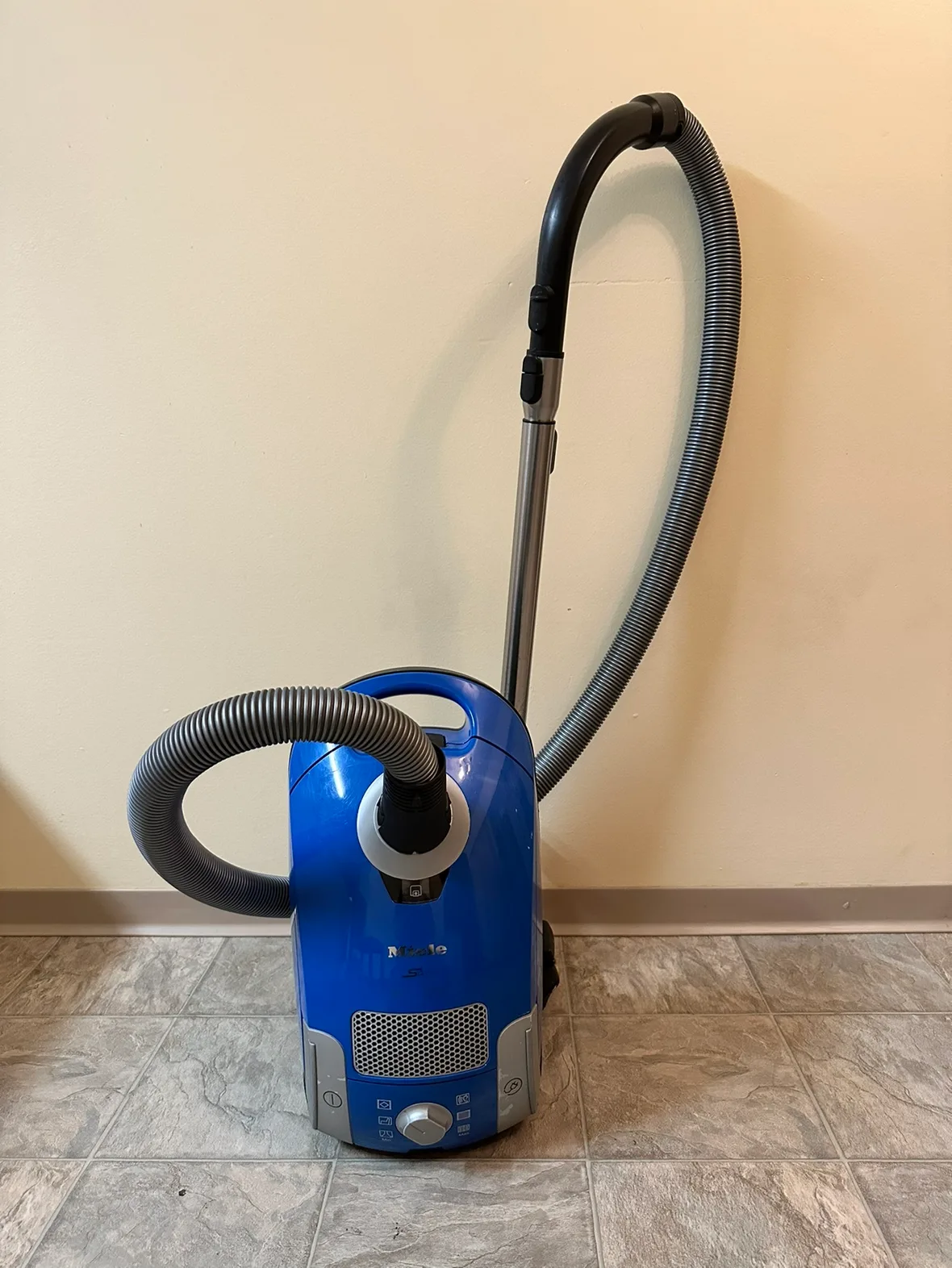 Miele S4212 Vacuum image indicator(3)