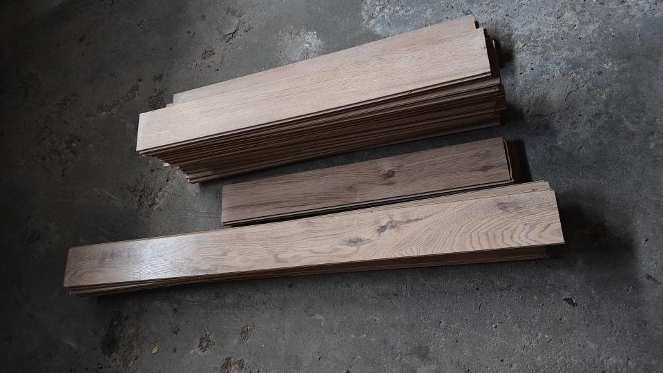 Laminate Flooring 🧡