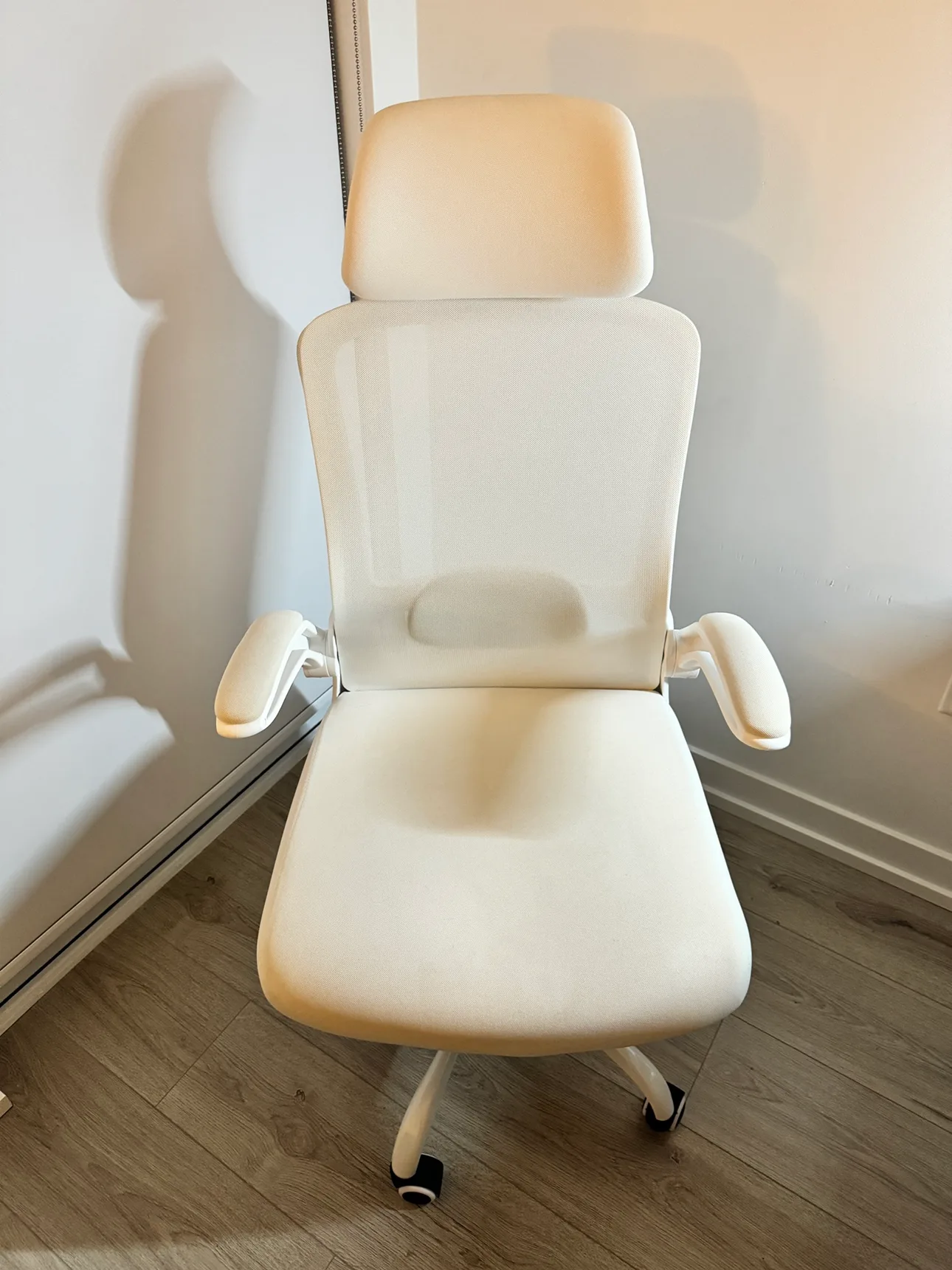 White Office Chair image indicator(2)