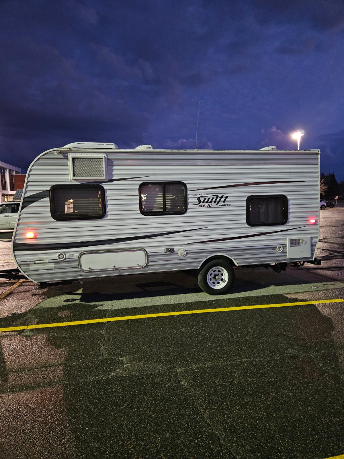 Jayco Swift SLX Travel Trailer - photo 2