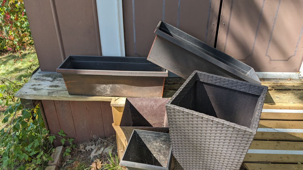 FREE plastic planters - photo 2
