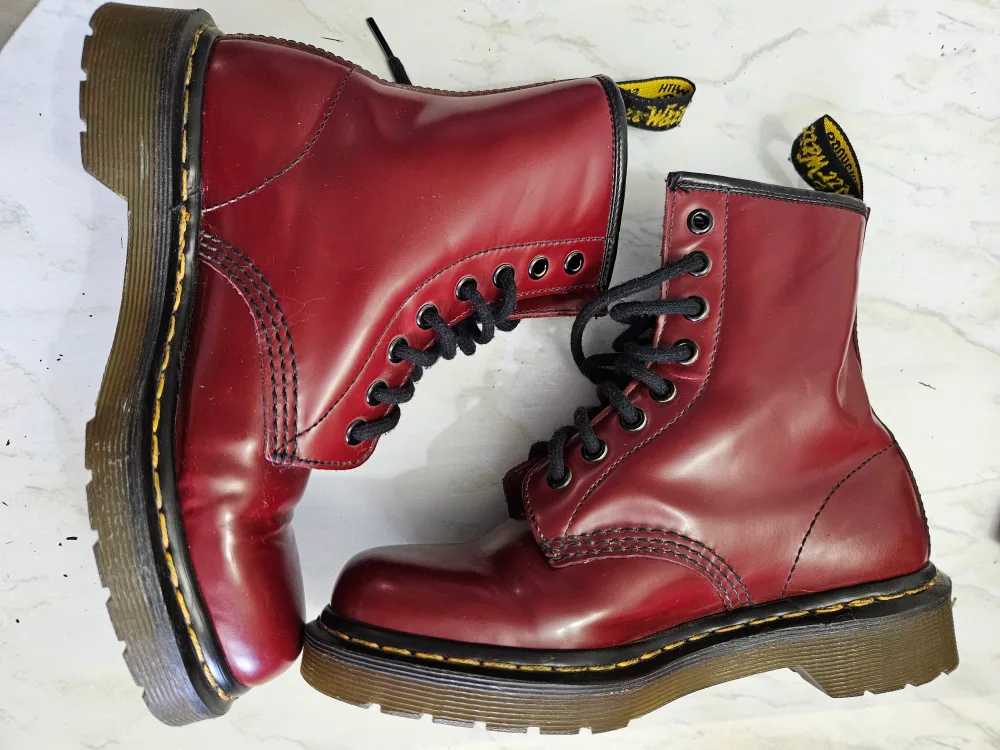 Dr. Martens Burgundy 1460 Broken in collection Boots image indicator(3)