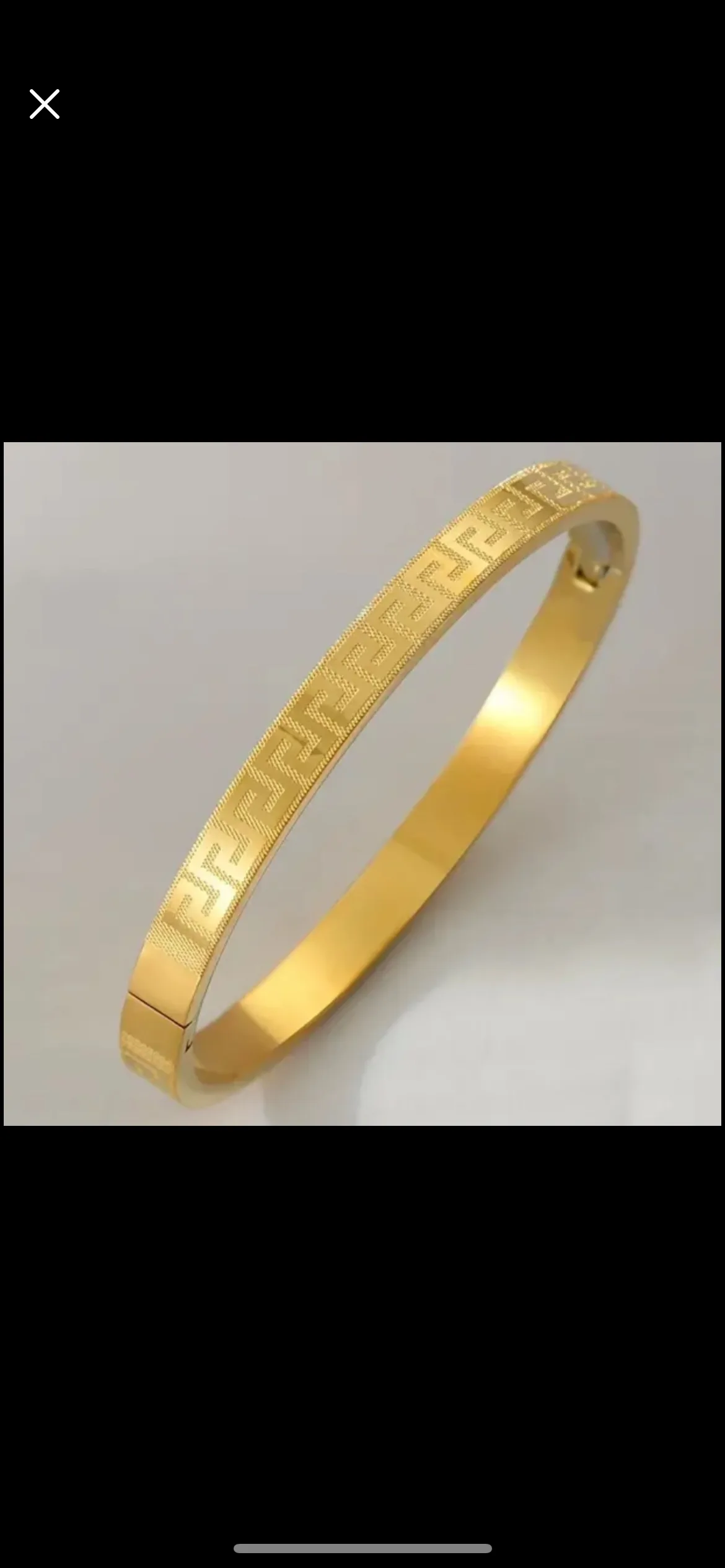 18 karat Gold Bangle Bracelet thumbnail