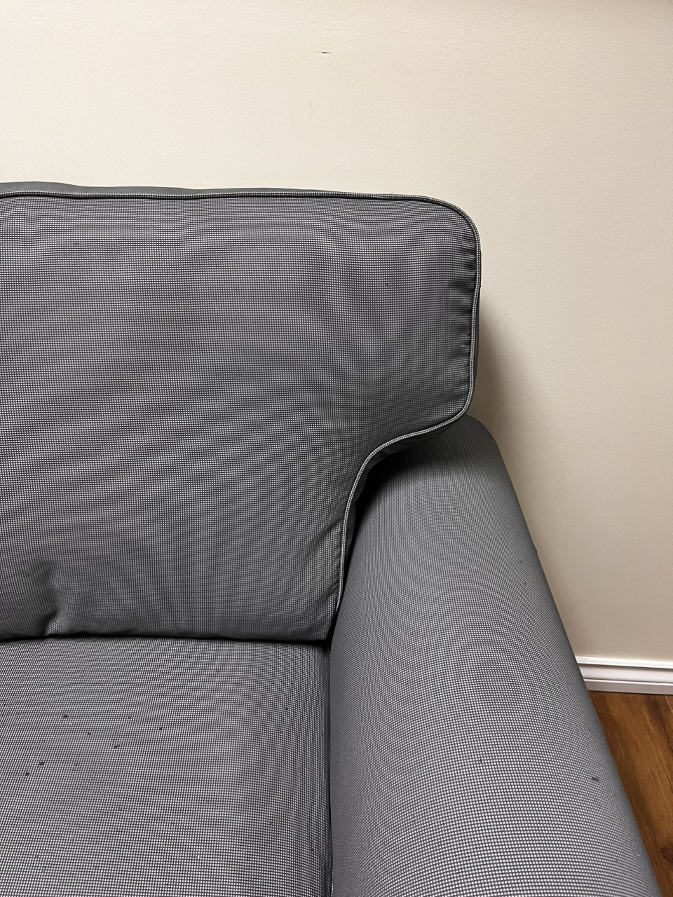 Loveseat and dresser - photo 3