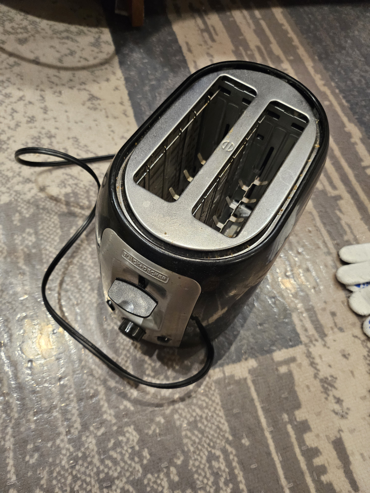 Black + Decker 2-Slice Toaster - photo 2