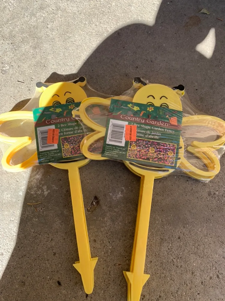 Bee Shaped Garden Decor - 2 packs for $1 thumbnail