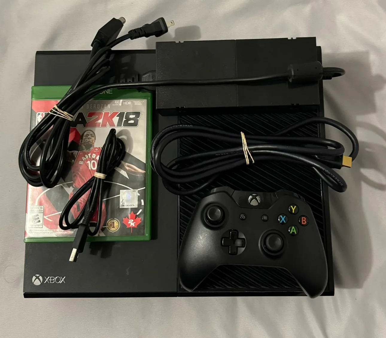 Xbox One - 1 TB version with one Controller and game thumbnail