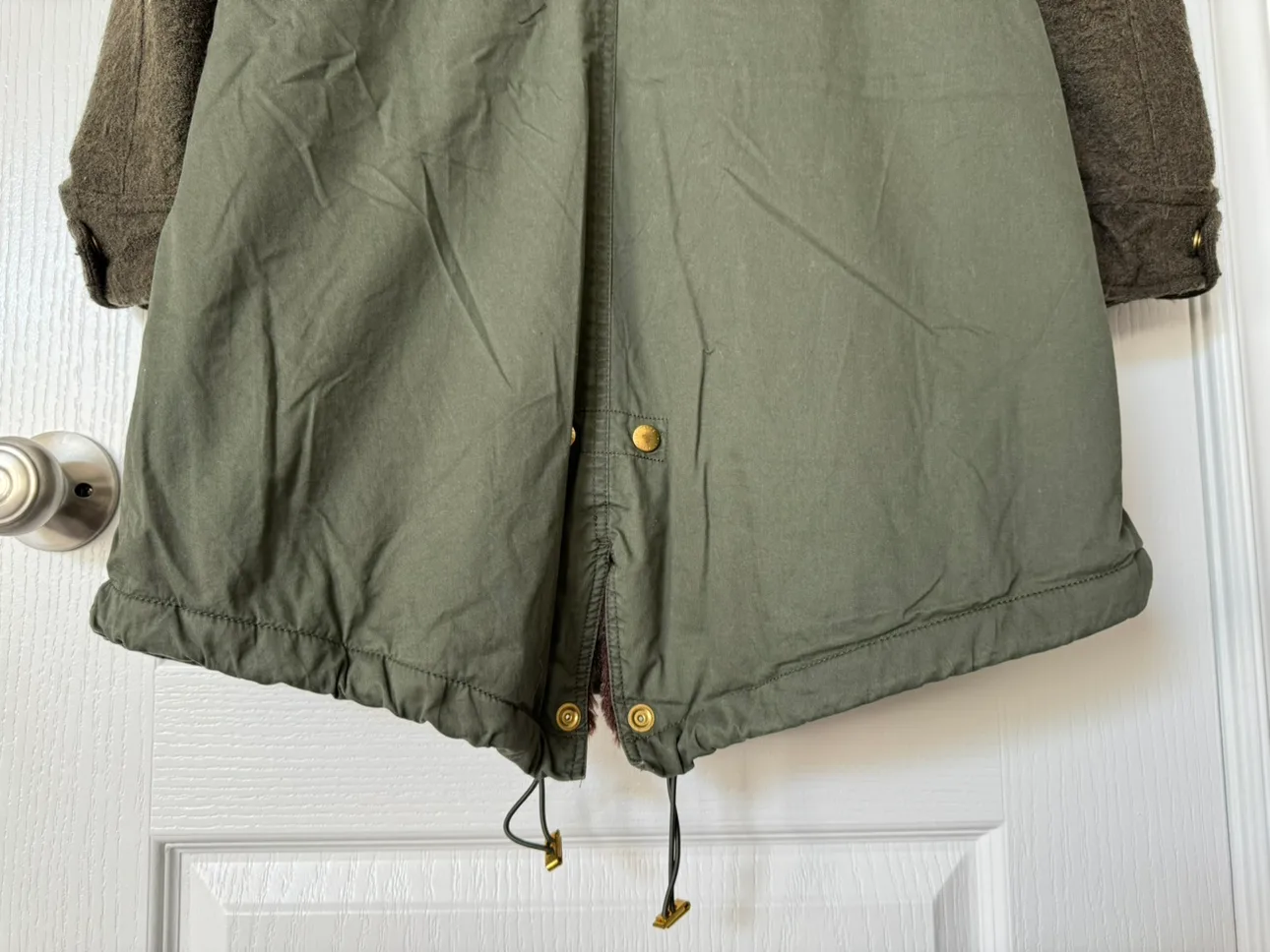 izzue Women’s Green Winter Parka with fleece lining image indicator(5)