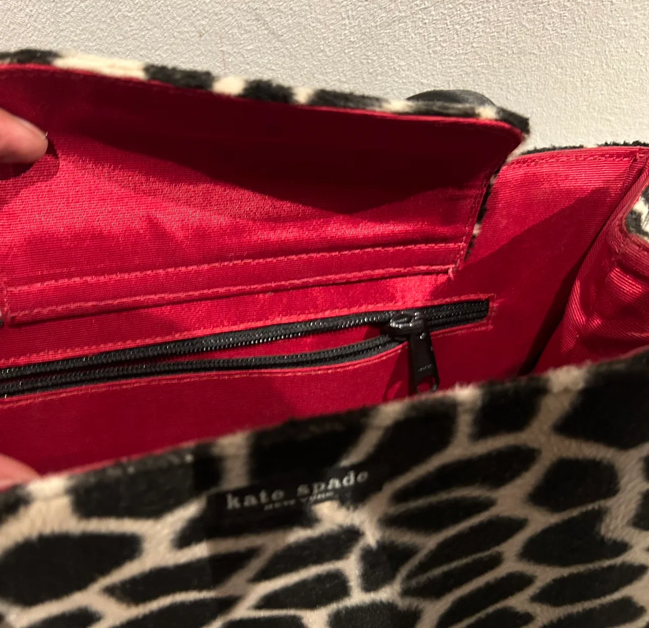 New Kate Spade Giraffe Print Bag image indicator(8)