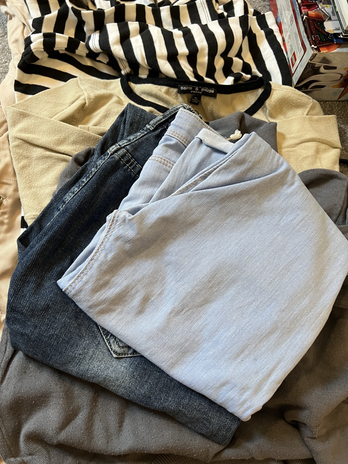 Free women clothes. Size S and M - photo 4