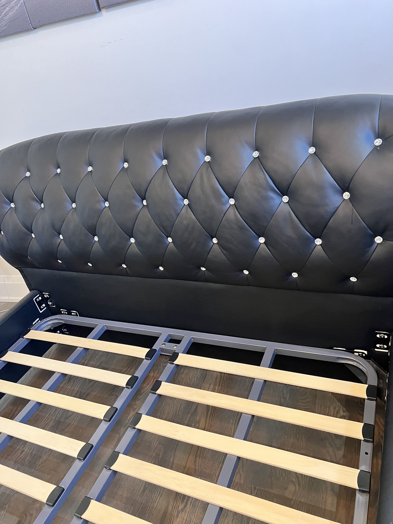 Queen Size Black Leather Bed Frame with Diamond Tufting - photo 2