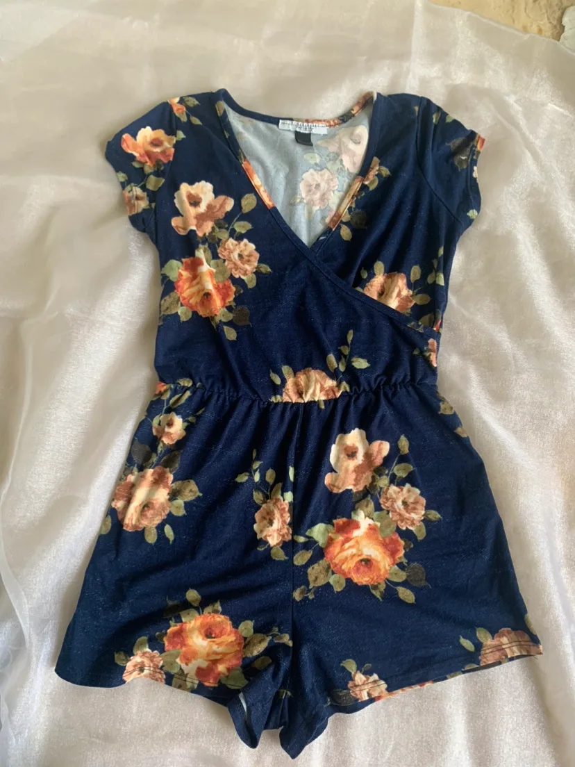 Navy blue, super soft Floral romper made in the USA SIZE S image indicator(3)