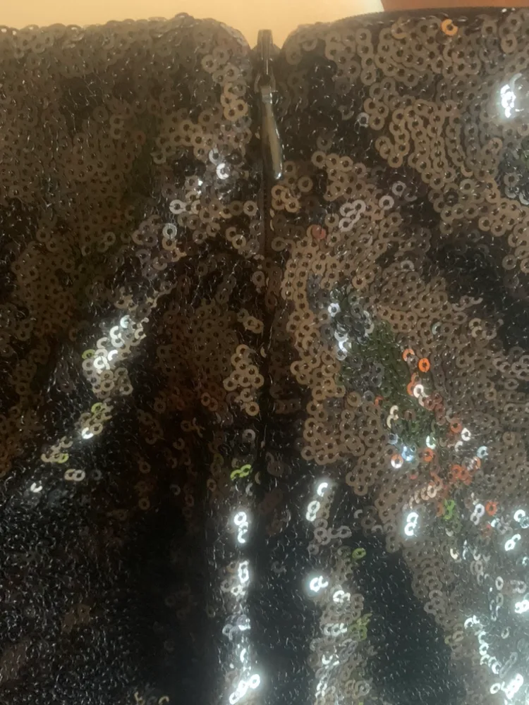 H&M Black Sequin Skirt image indicator(2)