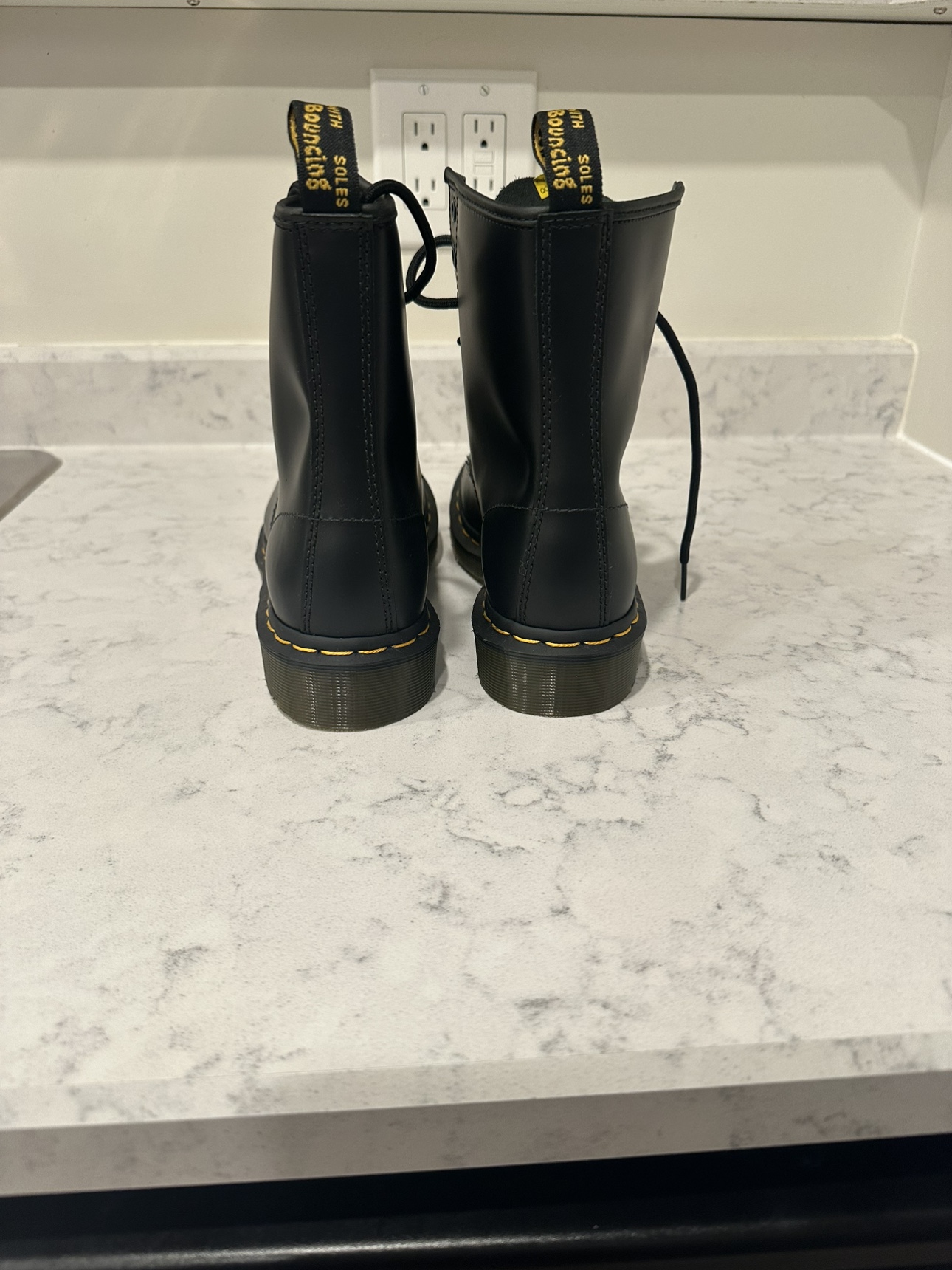 Dr. Martens - Women’s 1460 Smooth Leather Lace up boots - Size 8 - photo 3