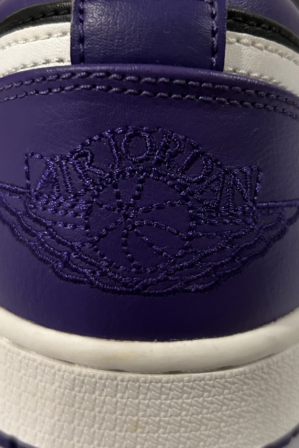 Air Jordan 1 Low - photo 2