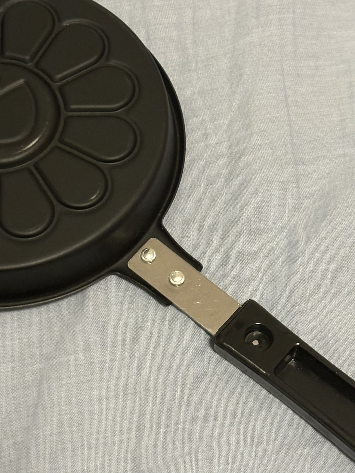 Takashi Murakami x Smart Magazine Flower Pancake Maker - photo 3