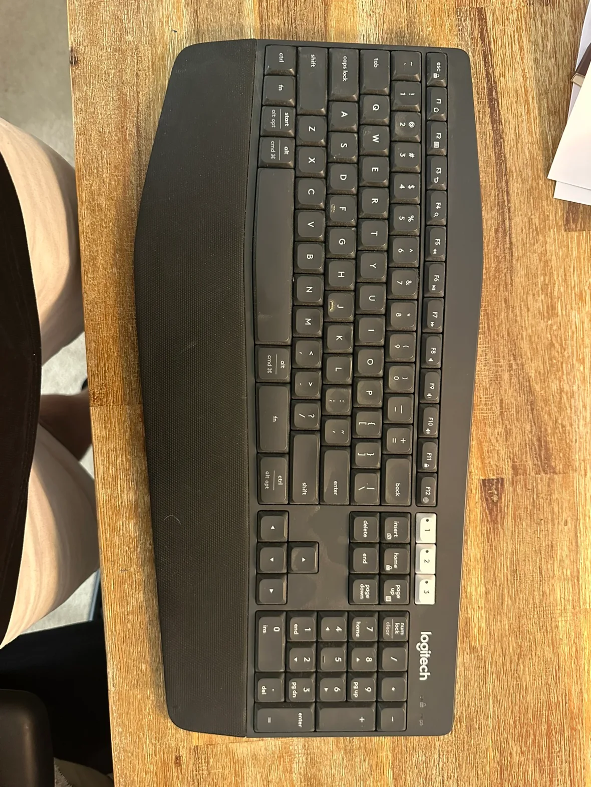 Logitech K850 thumbnail