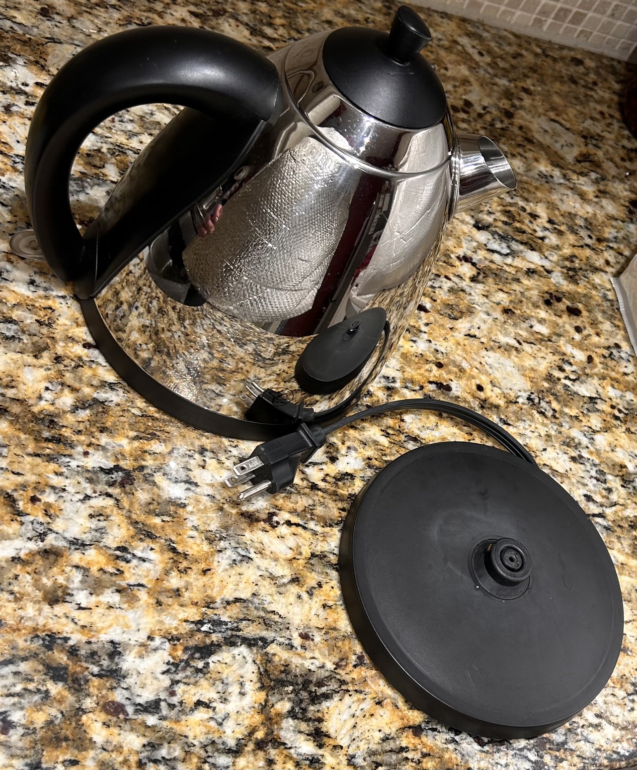 President’s Choice 1.7L Stainless Steel Electric Kettle - photo 2