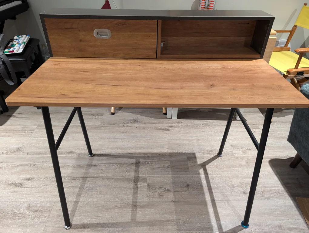 Desk thumbnail