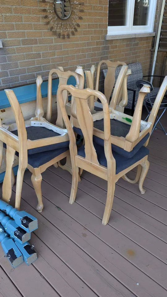 Dining Table and Chairs x 6 #freecycle image indicator(2)