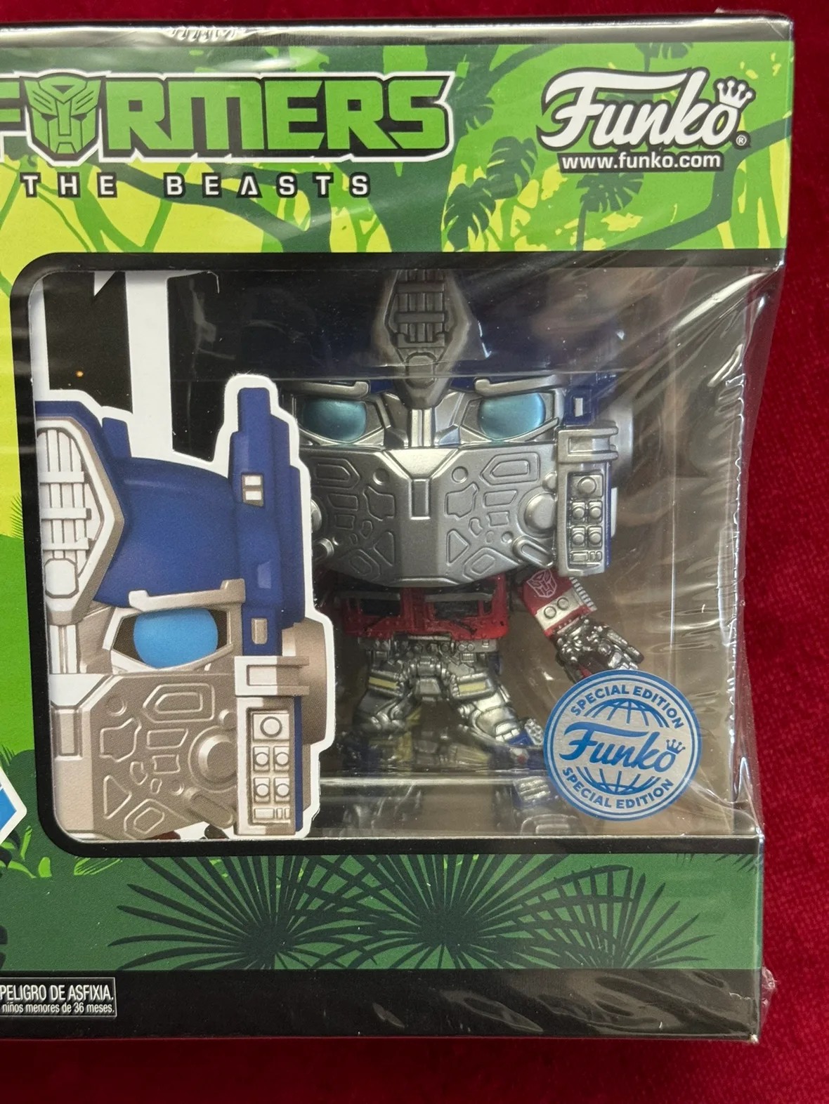 Funko Pop Transformers  Optimus Prime T-Shirt and Pop image indicator(5)