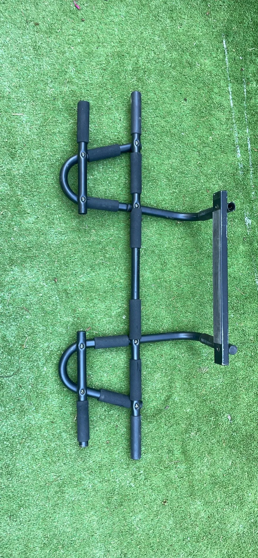 Chin up bar for door frame. thumbnail