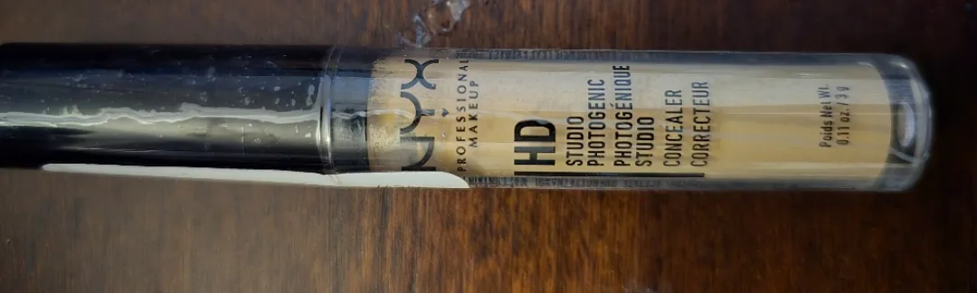 Bundle multiple Nail Polish + lipsticks image indicator(2)