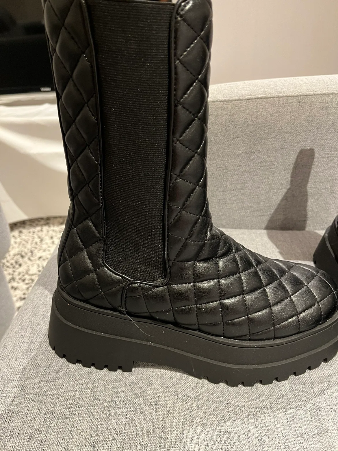 Black Quilted Boots image indicator(2)