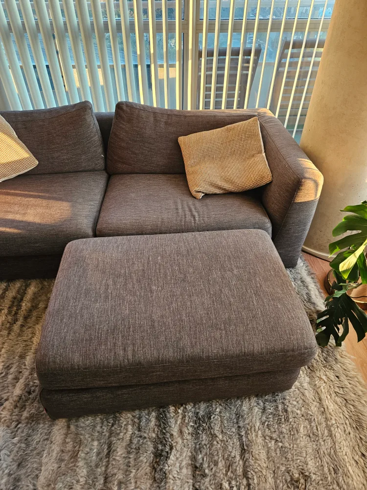 EQ3 Cello Sofa with Ottoman image indicator(5)