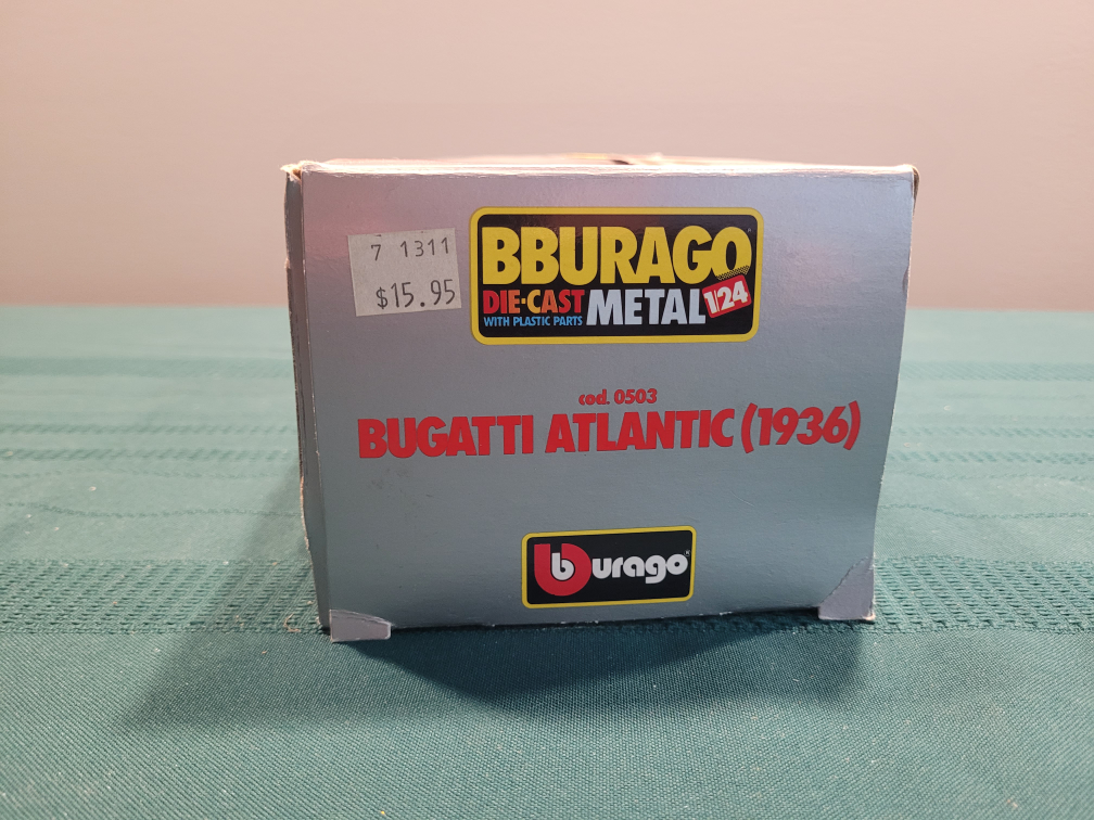 1/24 Scale Bburago Bugatti Atlantic (1936) - photo 5