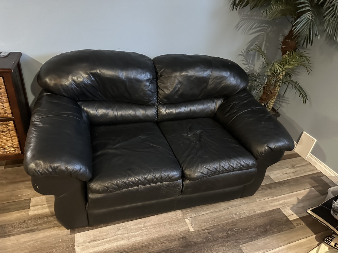 Black Leather Love Seat - photo 2