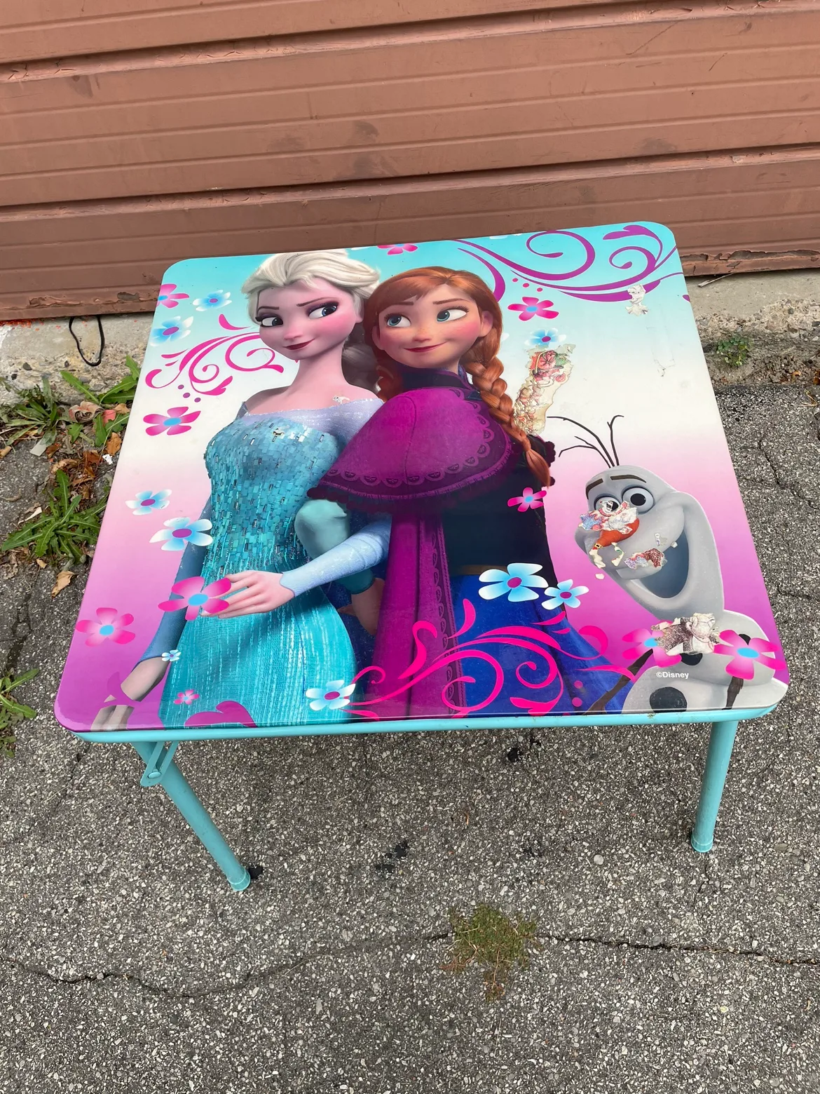 Frozen Folding Table thumbnail