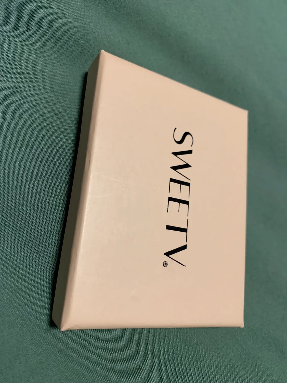 Gold and Pearl Hair Comb (New!) - Perfect for weddings! image indicator(3)