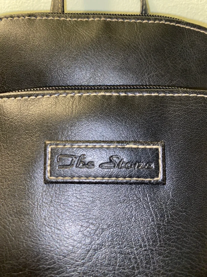 The Stone Small Leather Backpack image indicator(3)