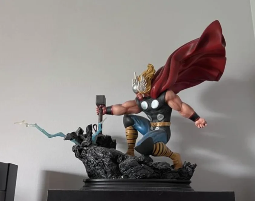 Bowen Designs Strike Down Version The Mighty Thor Painted Statue image indicator(2)