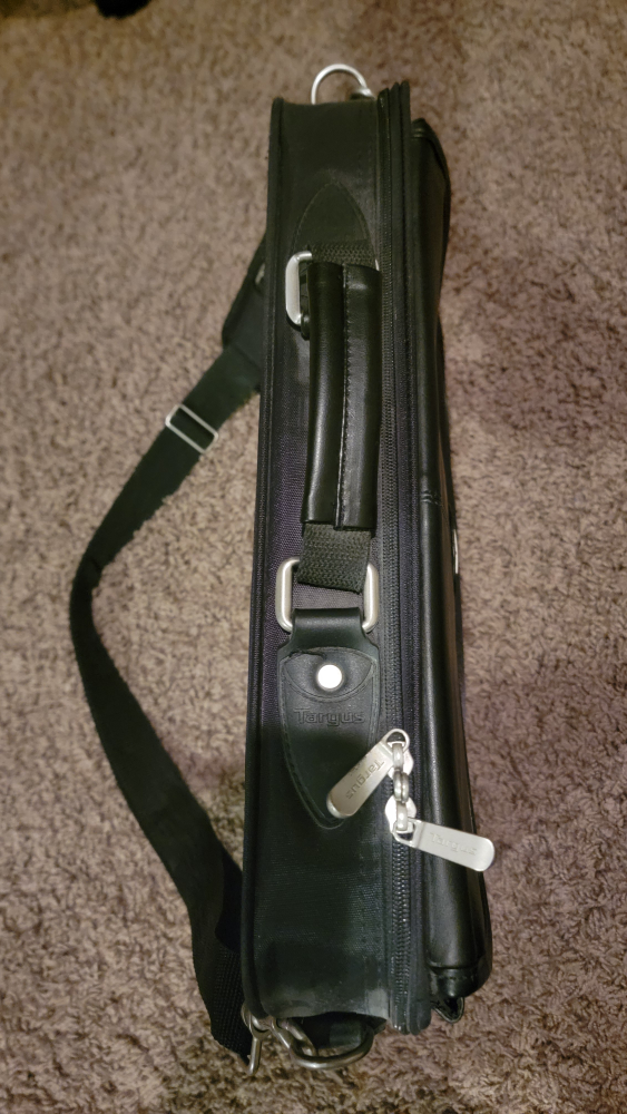 Targus Laptop Bag #freecycle - photo 3