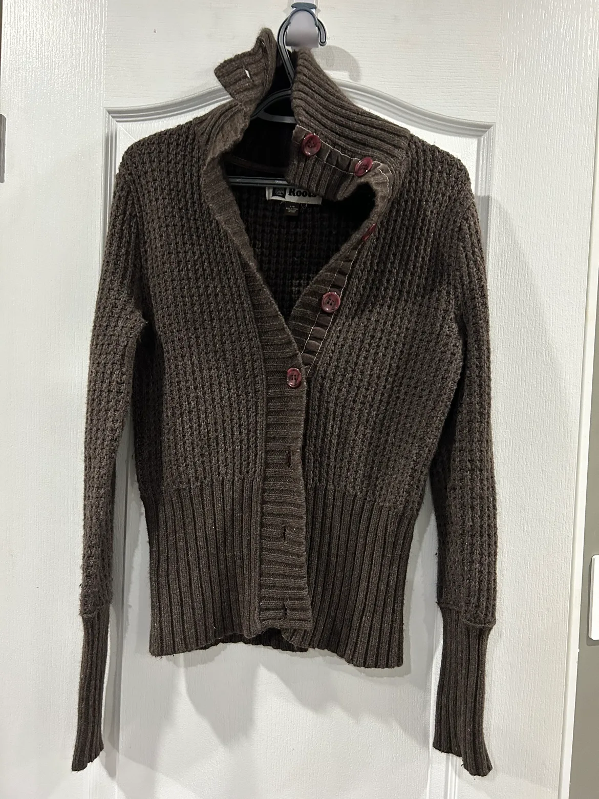 Beautiful Roots Brown Cardigan/Sweater! 🤩 thumbnail