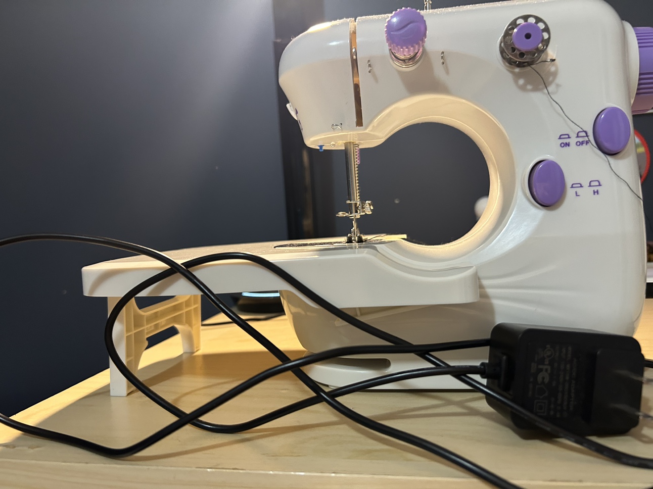 Mini Sewing Machine - photo 2