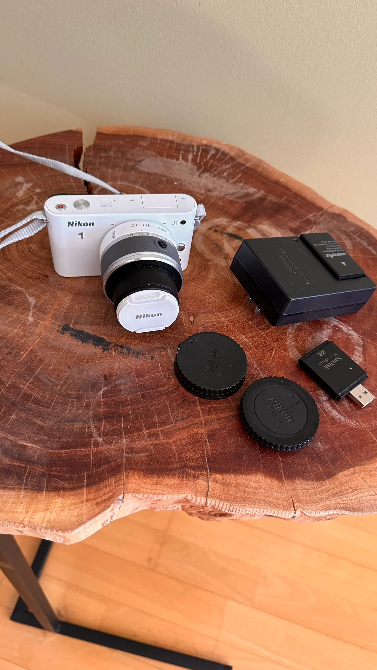Nikon 1 J1 Camera thumbnail