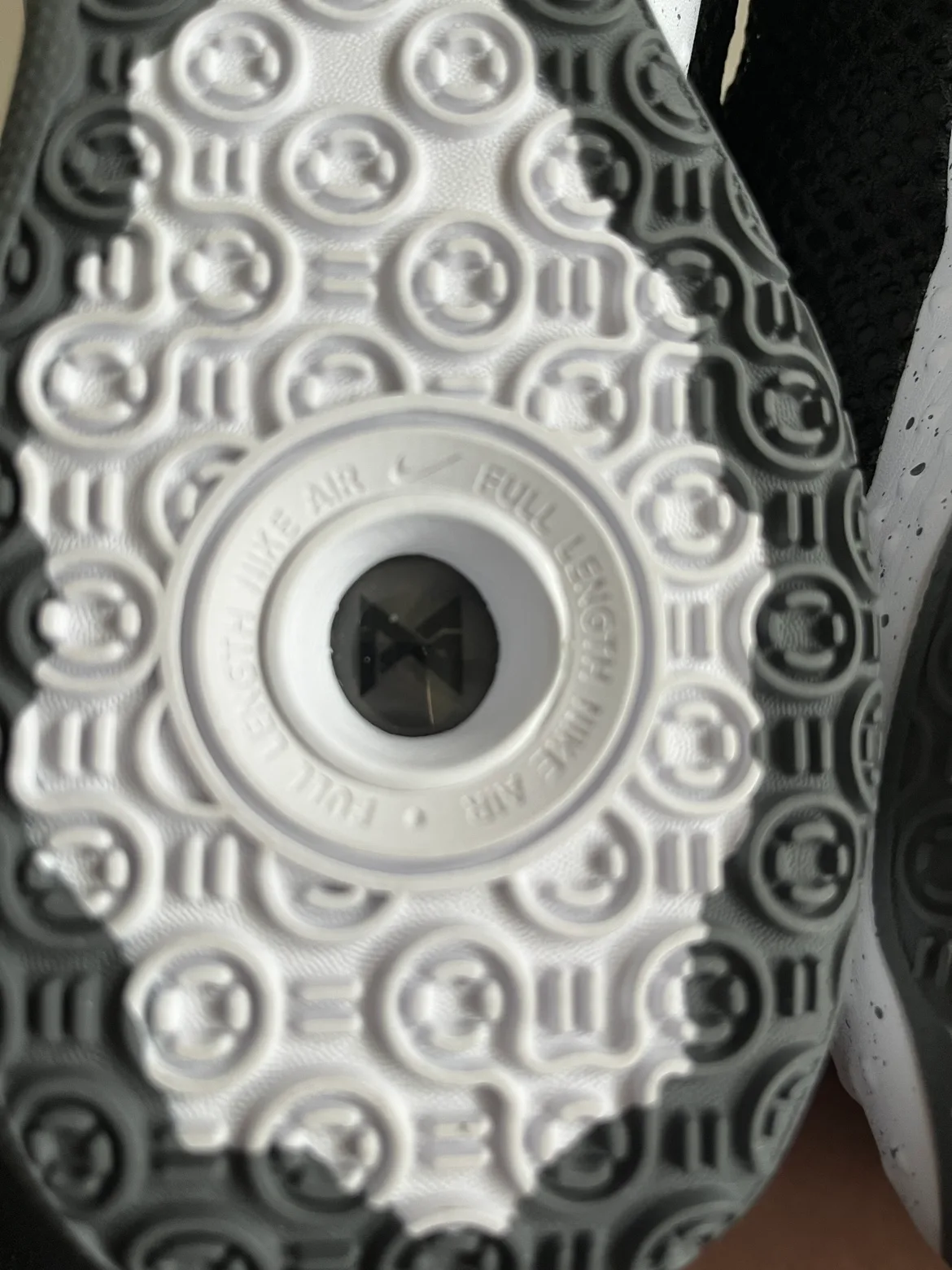 Nike Air Max 270 REACT. Brand new image indicator(7)