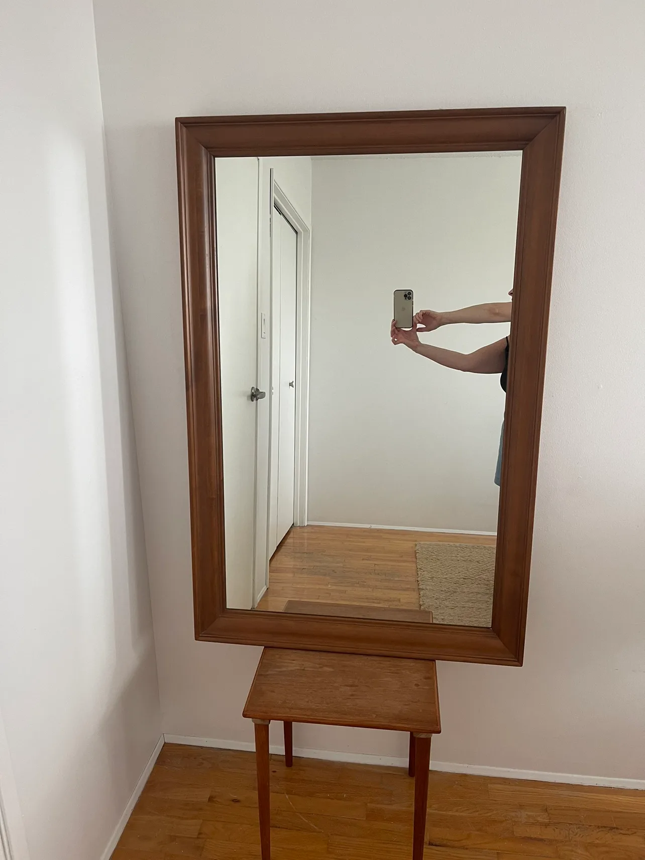 Small Wood Table Stand 🧡 thumbnail