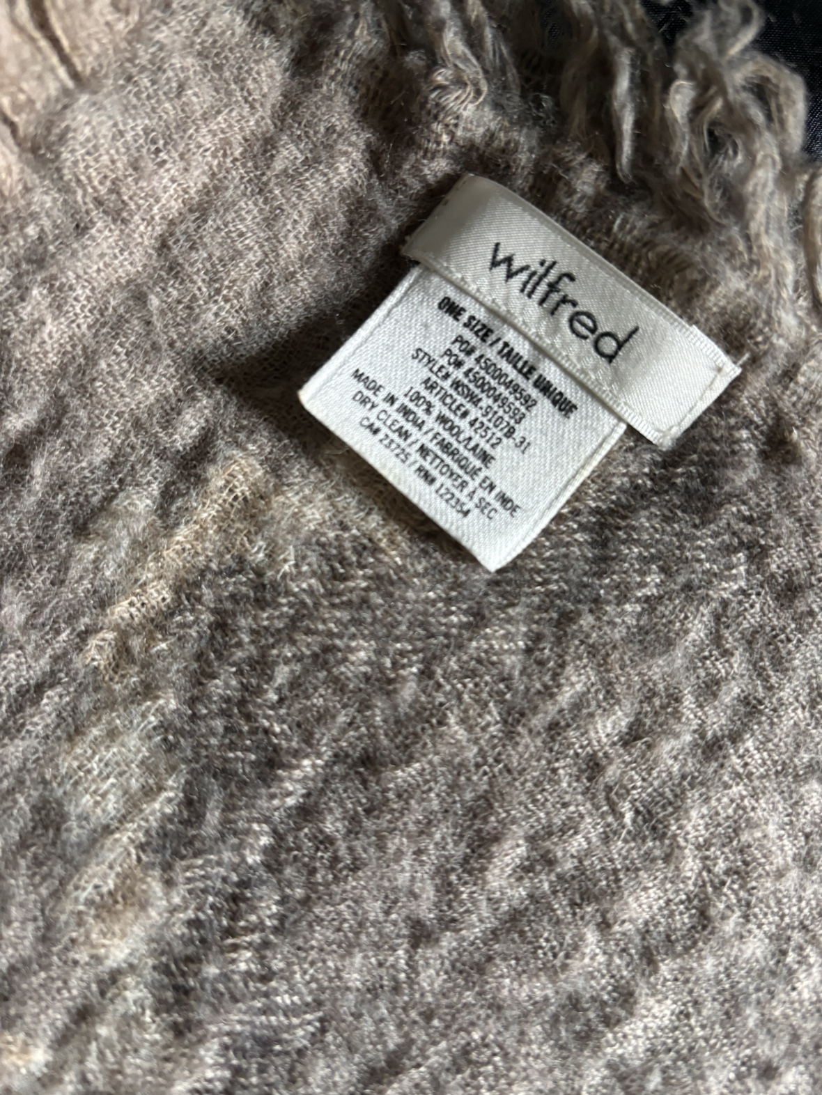 Aritzia Wilfred Diamond Mosaic Blanket Scarf