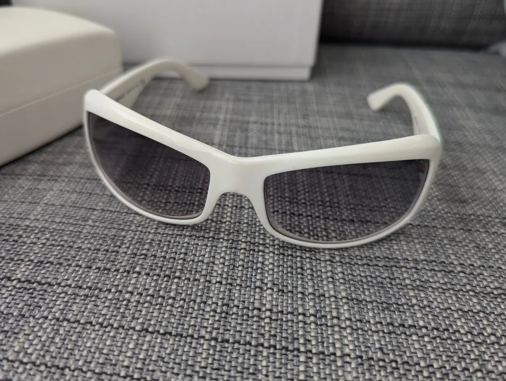 LIKE NEW Versace sunglasses image indicator(5)