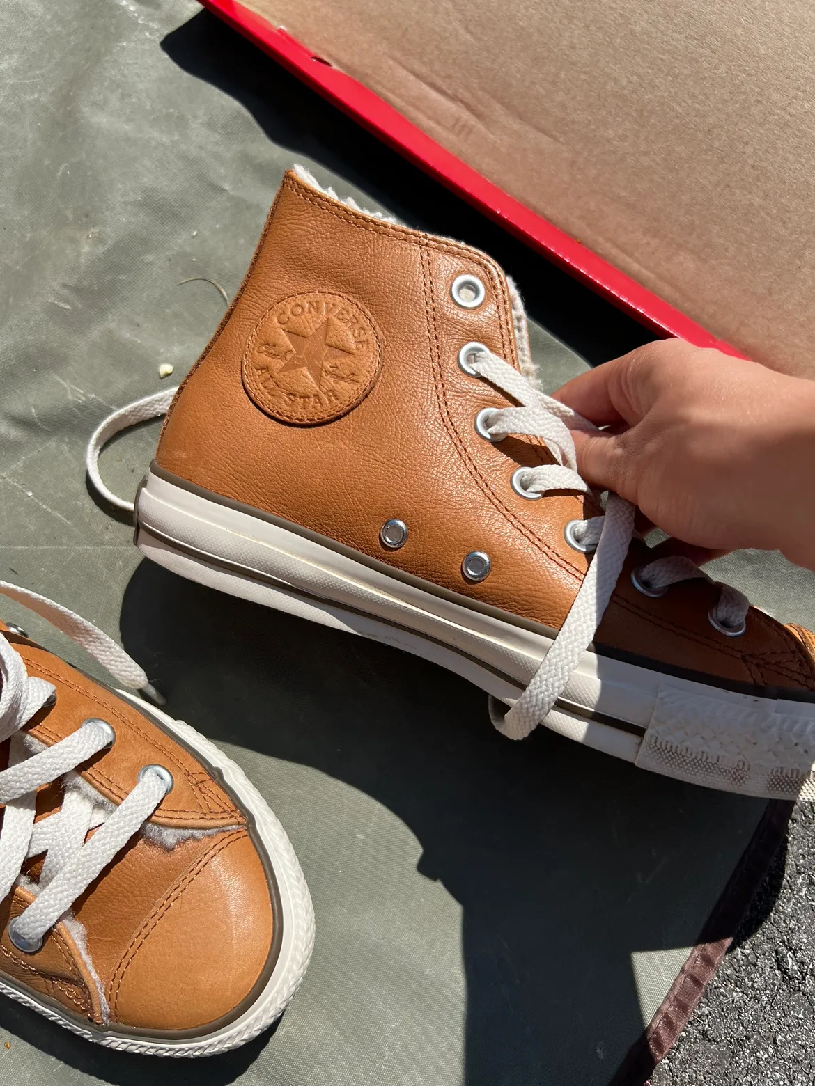 Converse Leather High Tops image indicator(2)