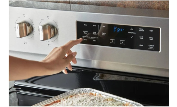 Whirlpool 30-inch Freestanding Electric Range YWF555S0RZ - photo 3